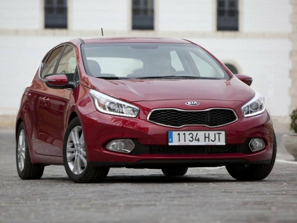 Коврики текстильные "Стандарт" для Kia Ceed II (хэтчбек 5 дв / JD) 2012 - 2016, черные, 1шт.